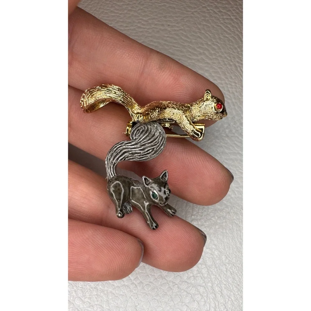 2‎ Vintage Signed Gerry's Squirrel Brooches Enamel and Gold Tone Animal Pins